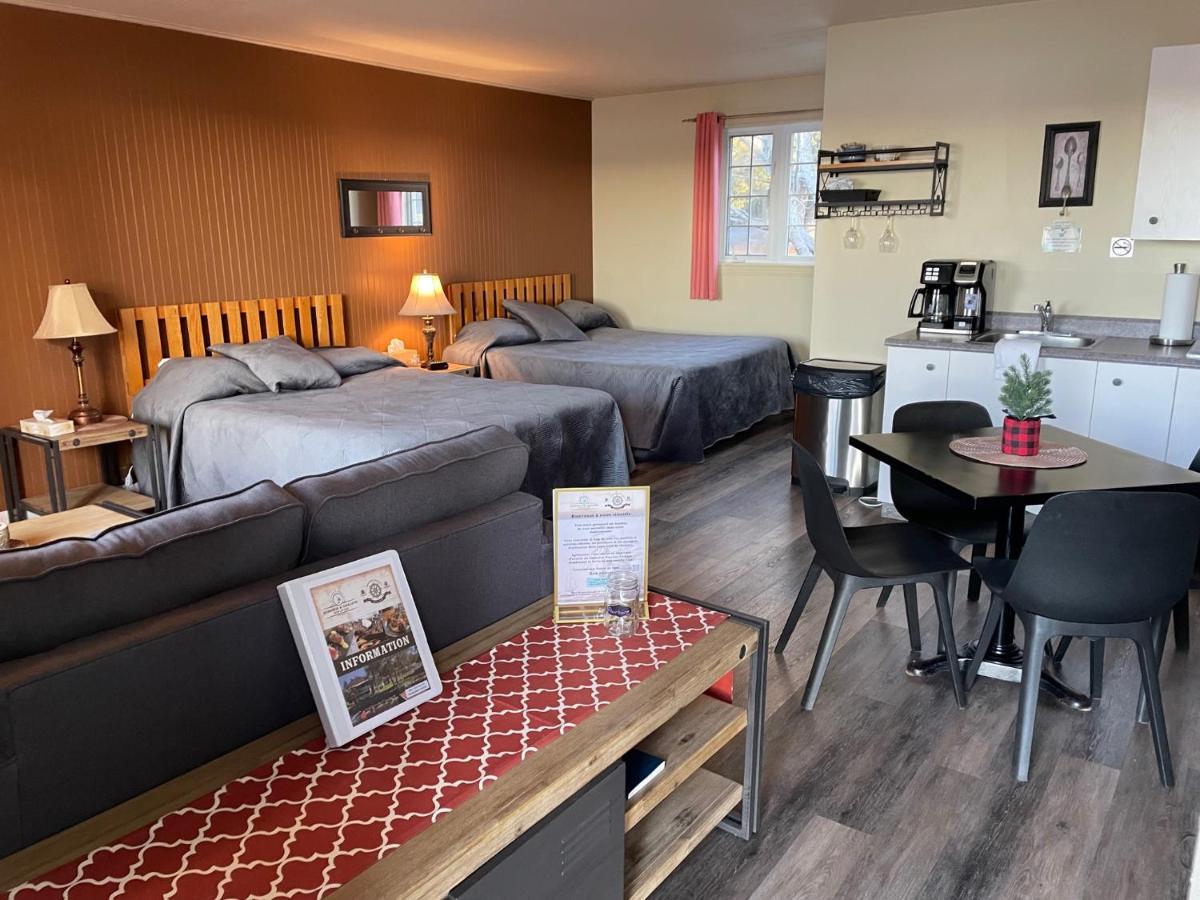 Auberge Et Chalets Sur Le Lac Lac-Mégantic Zewnętrze zdjęcie