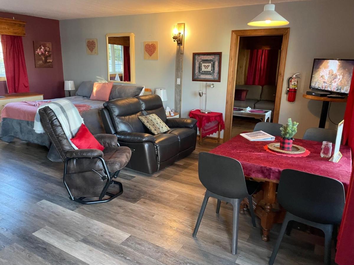 Auberge Et Chalets Sur Le Lac Lac-Mégantic Zewnętrze zdjęcie